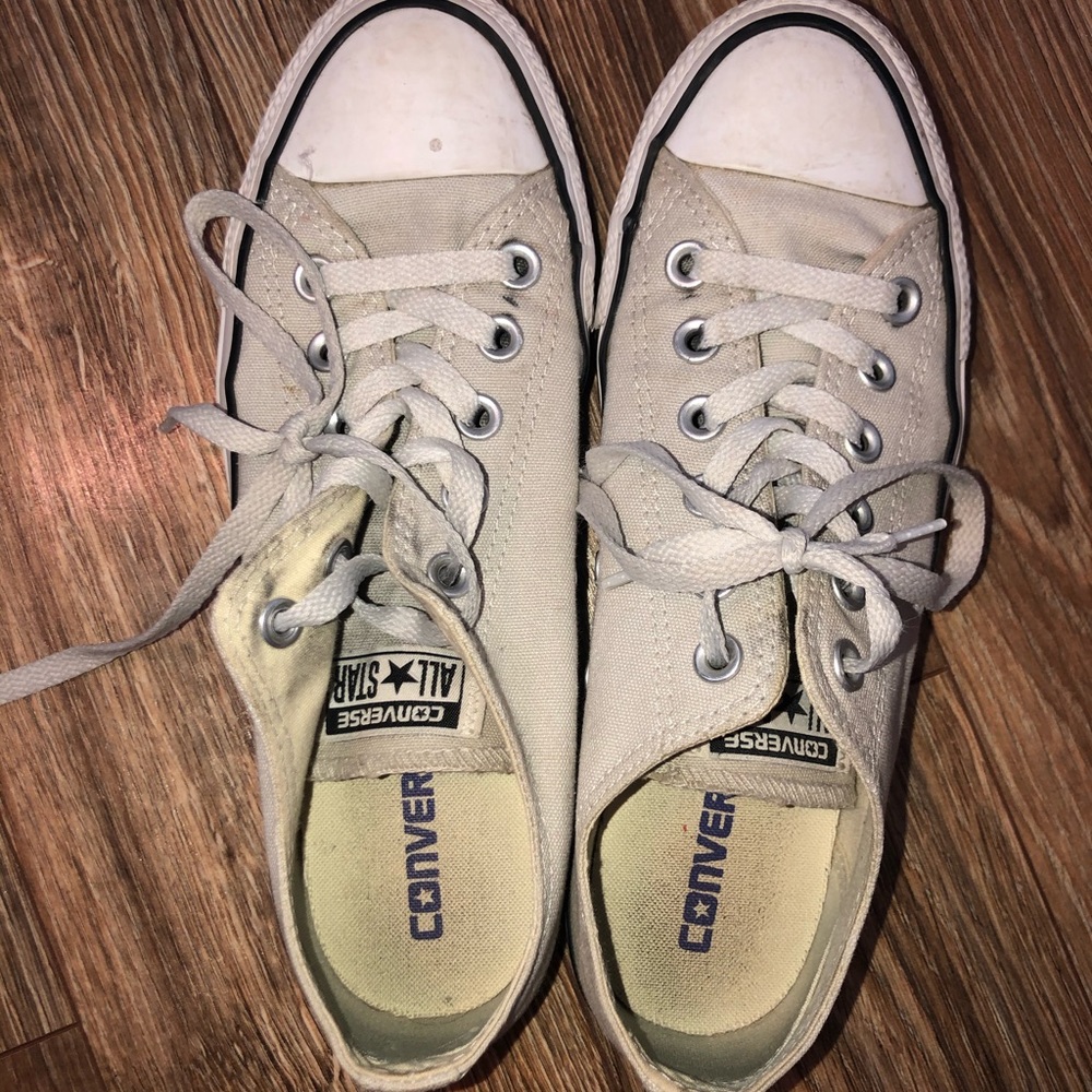 unisex light grey low top converse